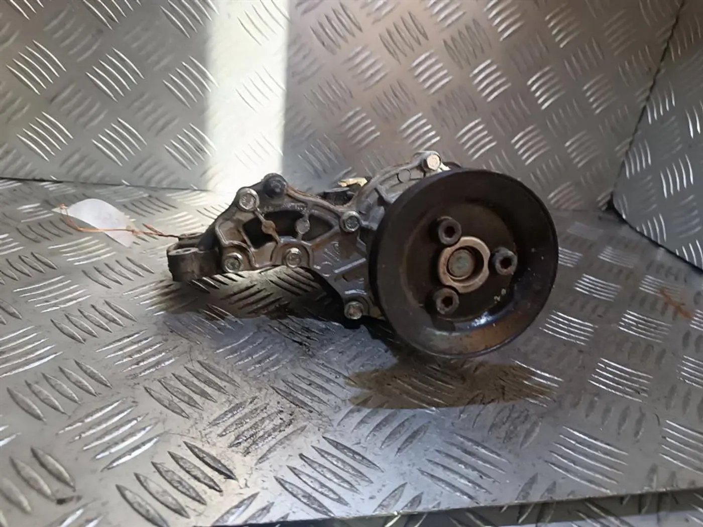Помпа к Audi A4 1998