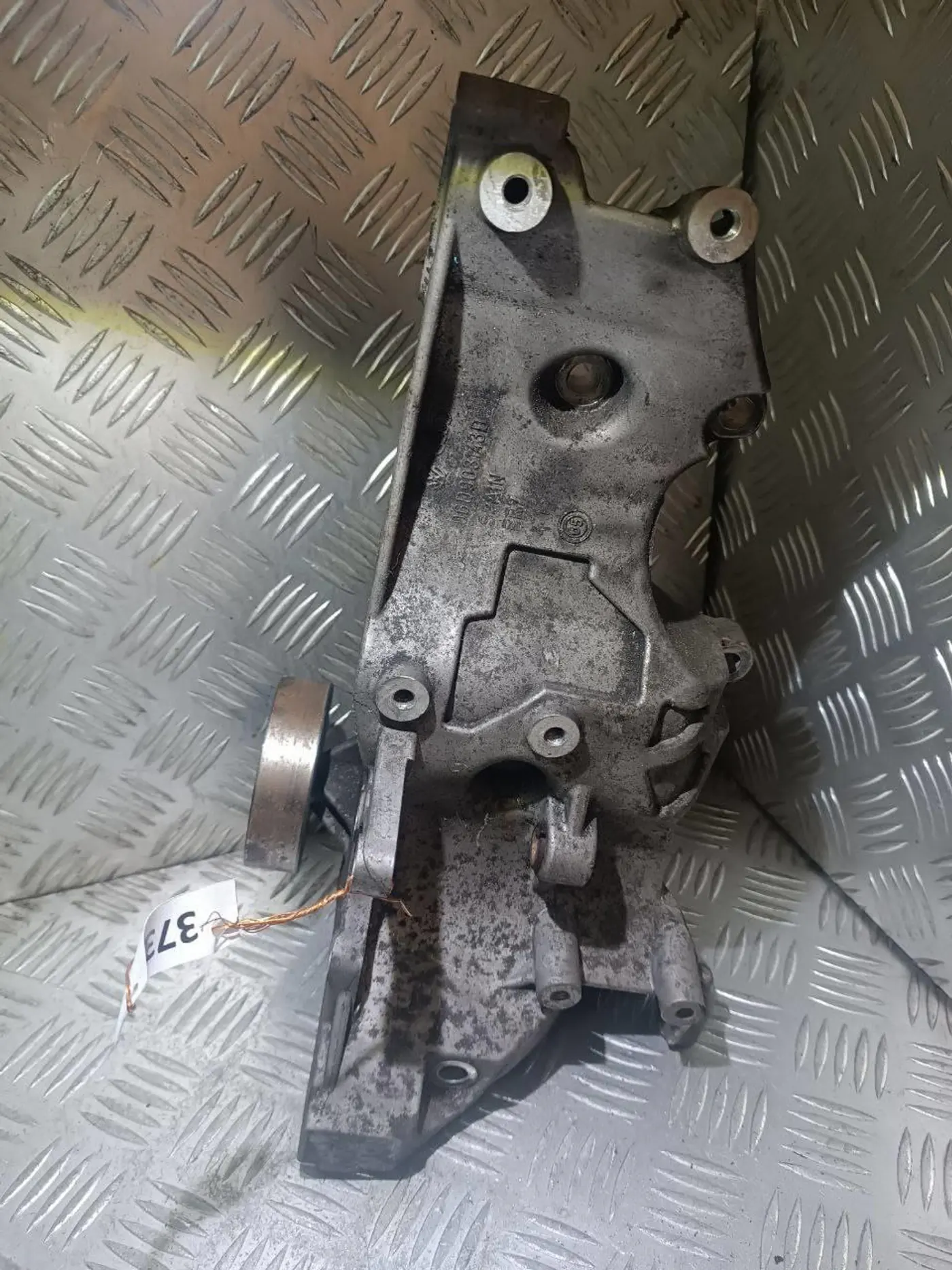 Кронштейн к Audi A4 2005