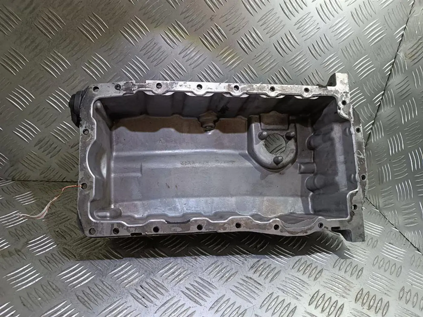Поддон к Volkswagen Golf 2004