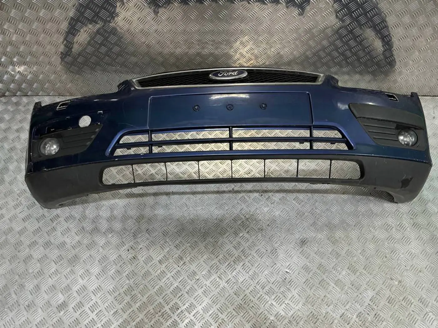 Бампер передний к Ford Focus 2005
