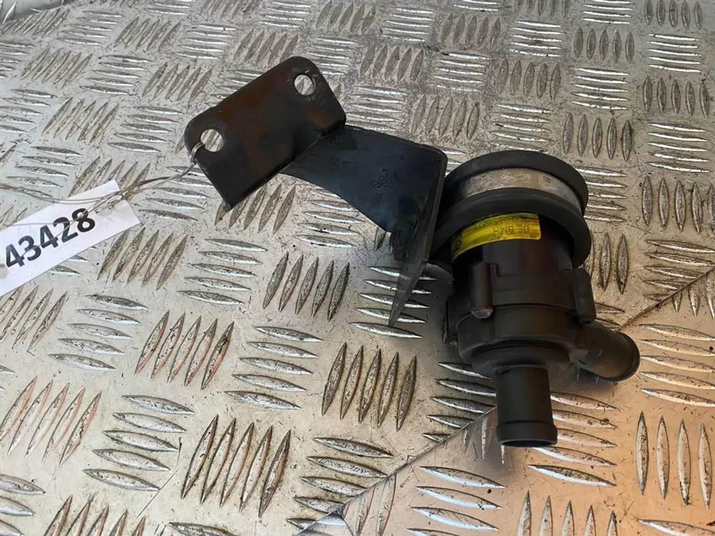 Кран отопителя (печки) к Volkswagen Touareg 2005