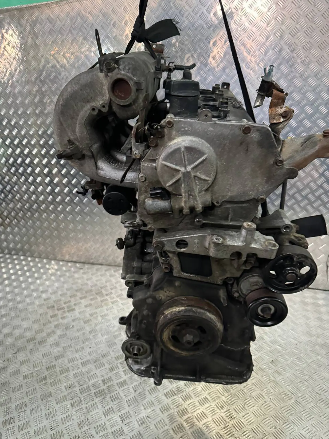 Двигатель к Nissan X-Trail 2005