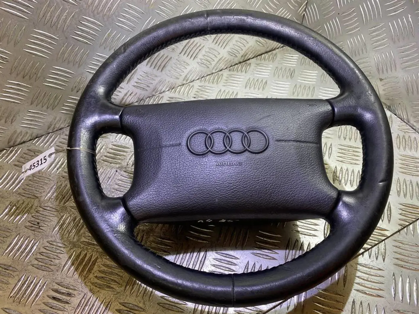 Руль к Audi A4 1999