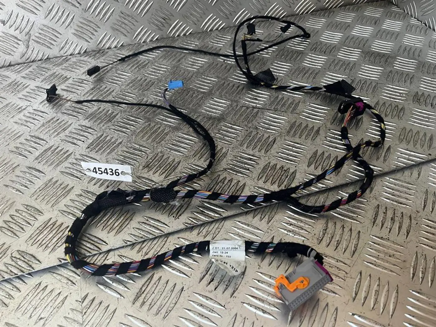Проводка двери к Volkswagen Touareg 2008