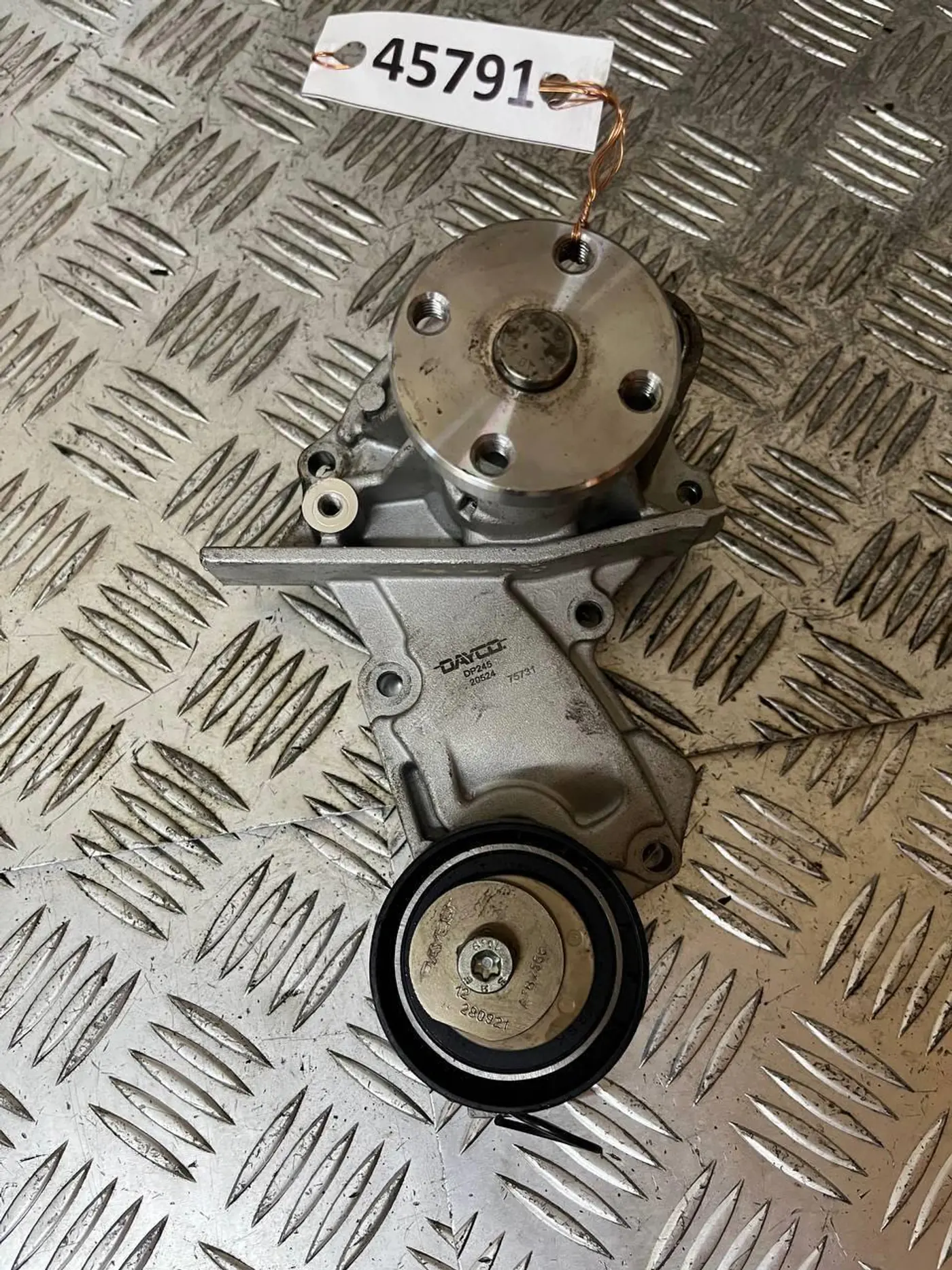 Помпа к Ford Focus 2011