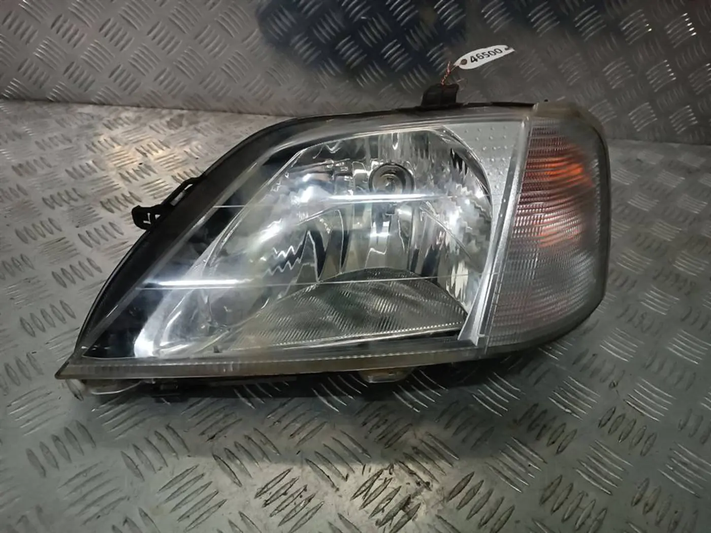 Фара левая к Renault Logan 2004