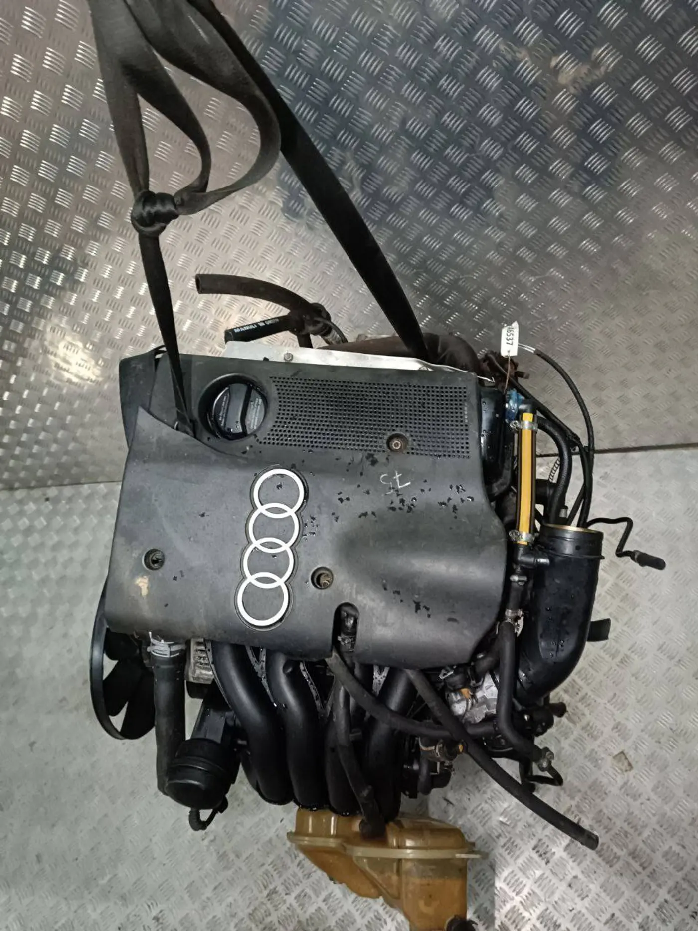 Двигатель к Audi A4 1998