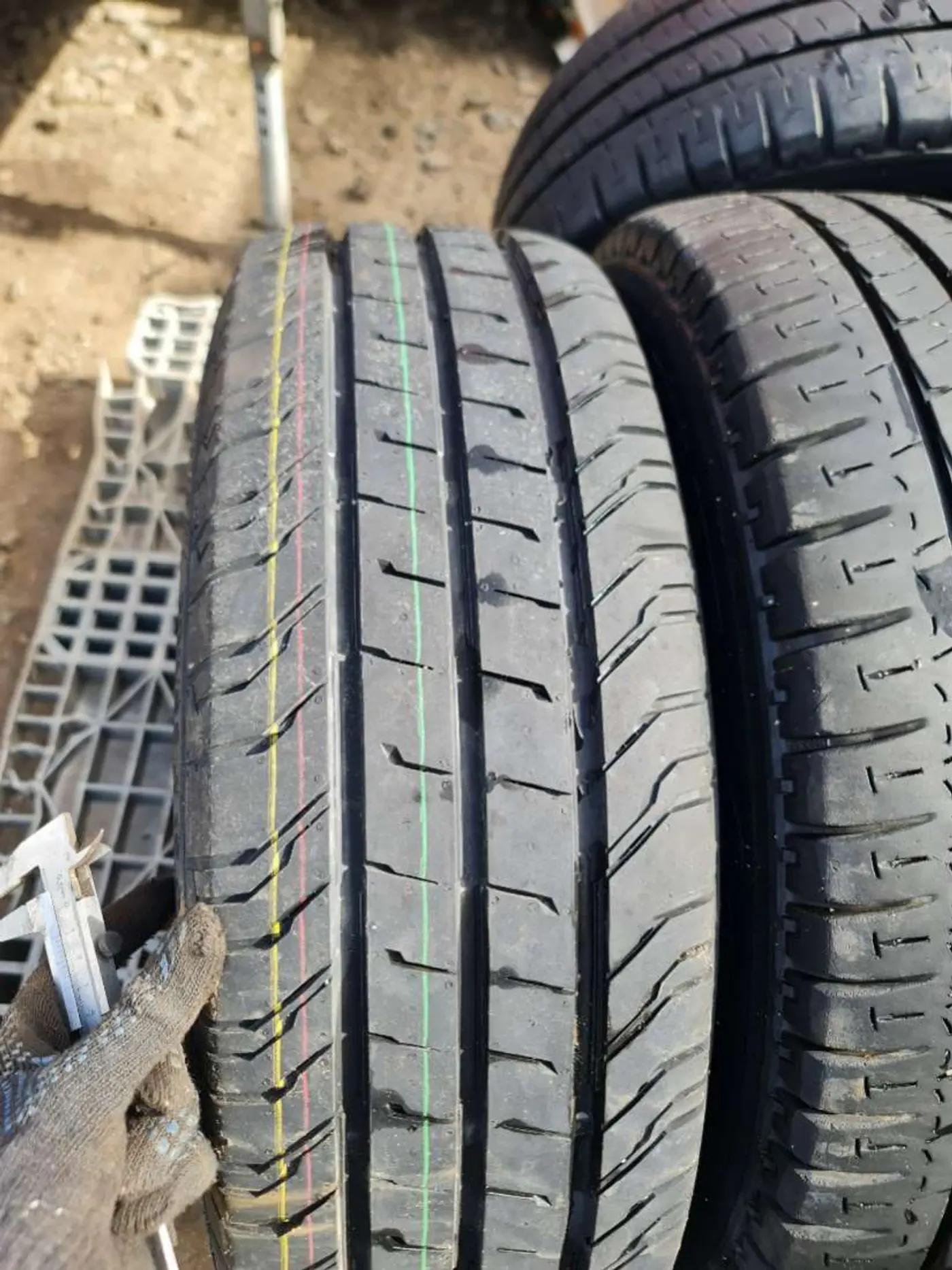 R16 205 65 Continental