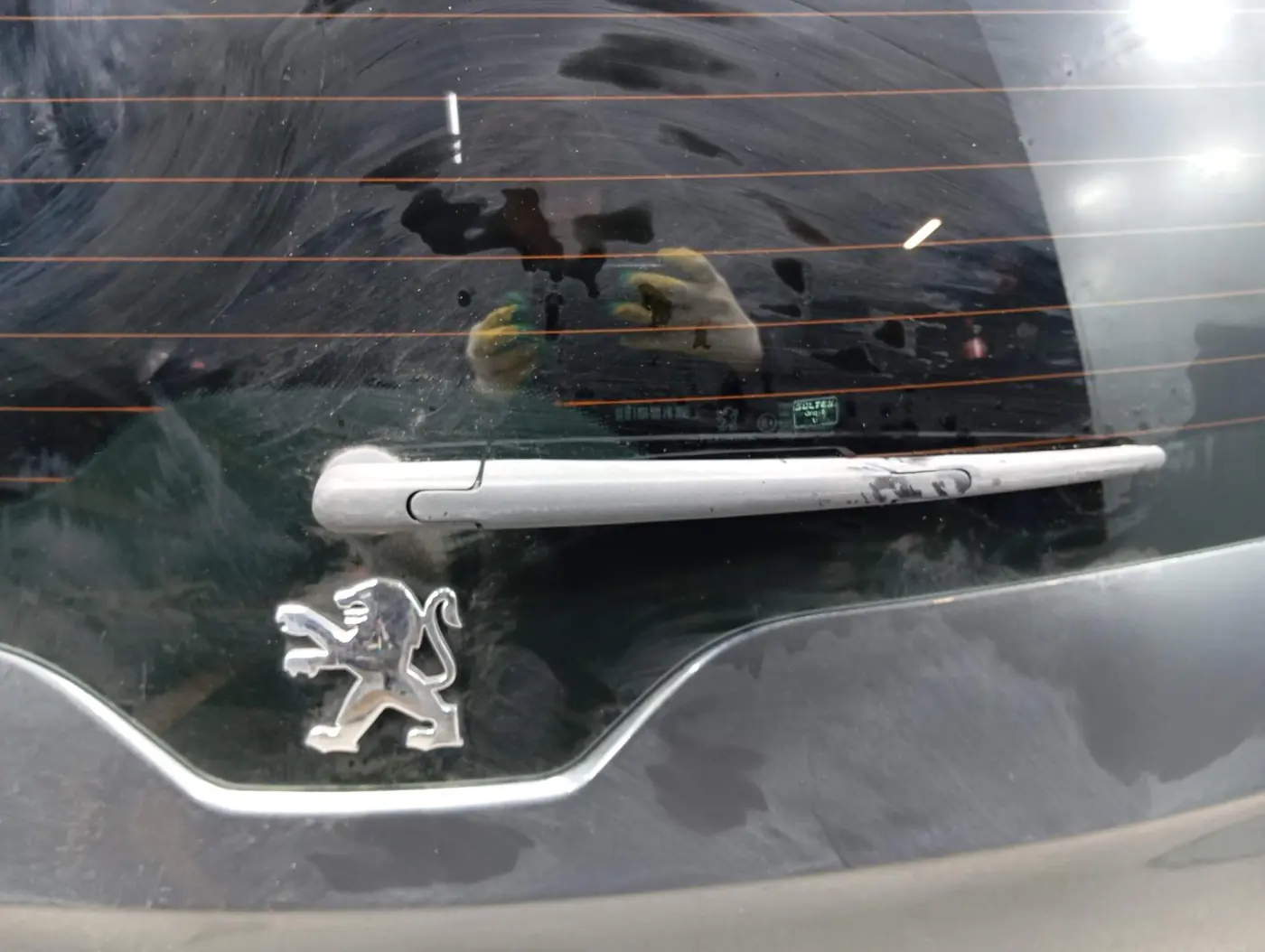 Щеткодержатель задний к Peugeot 5008 2015