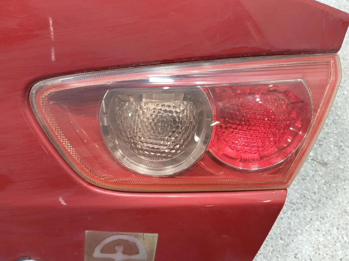 Фонарь крышки багажника правый к Mitsubishi Lancer 2013