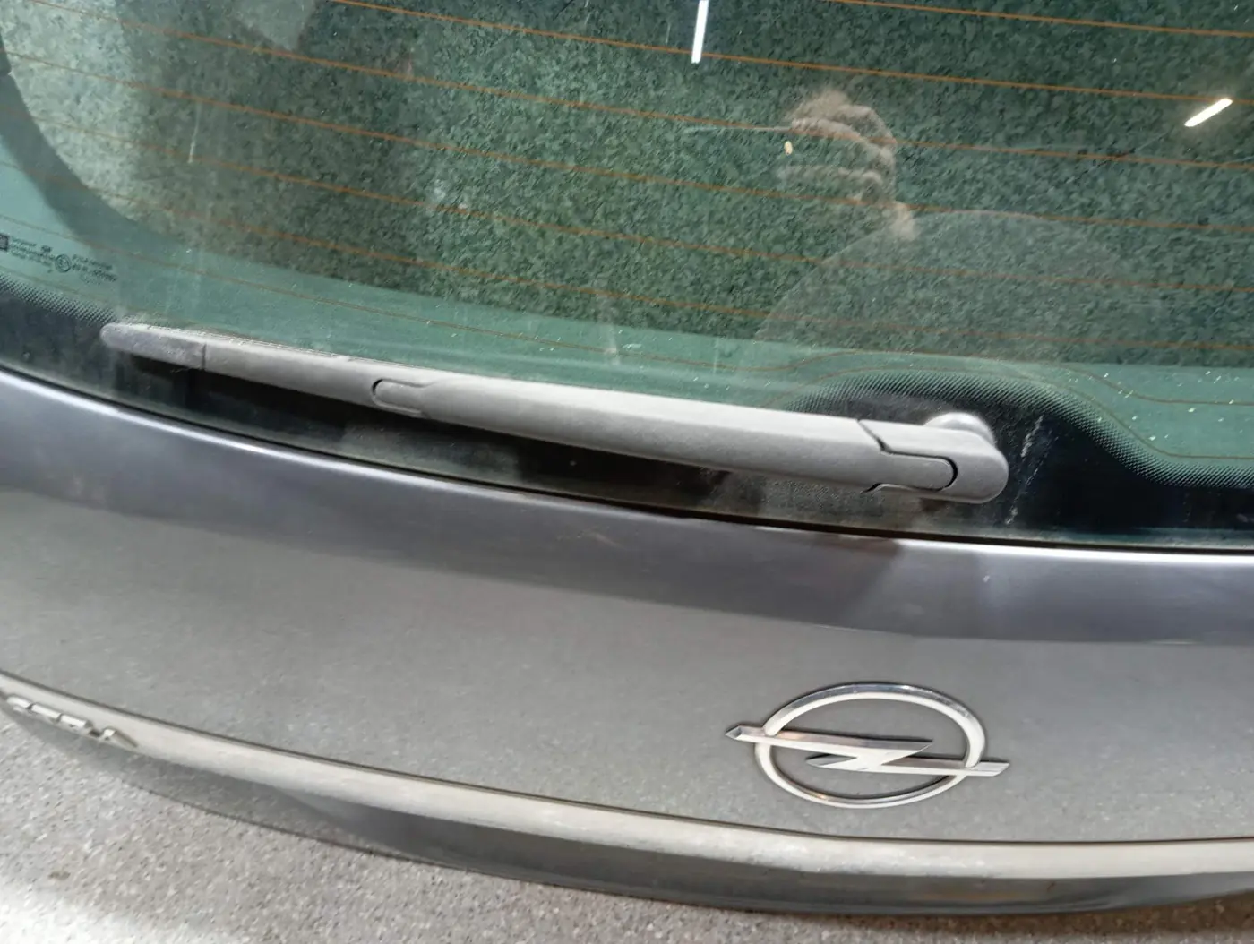 Щеткодержатель задний к Opel Astra 2010