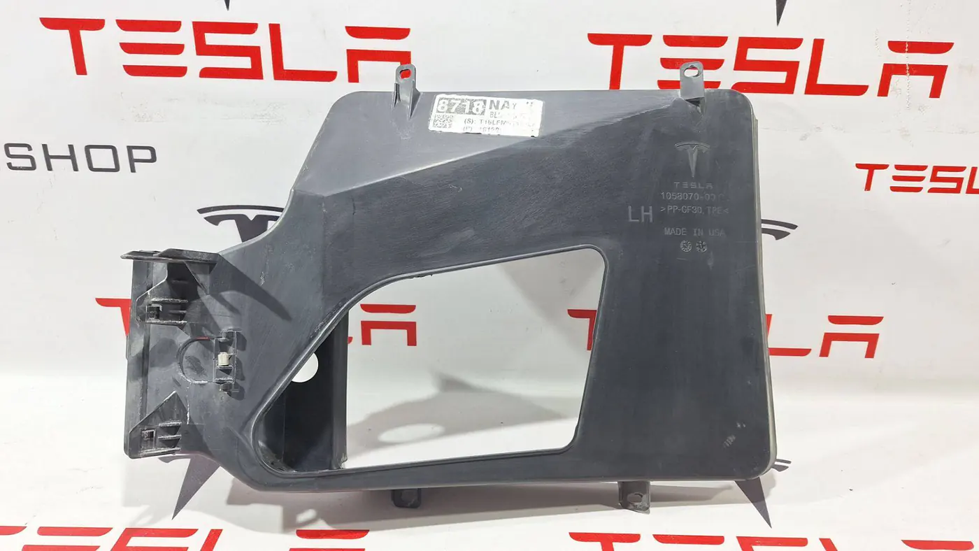 Дефлектор к Tesla Model S 2016