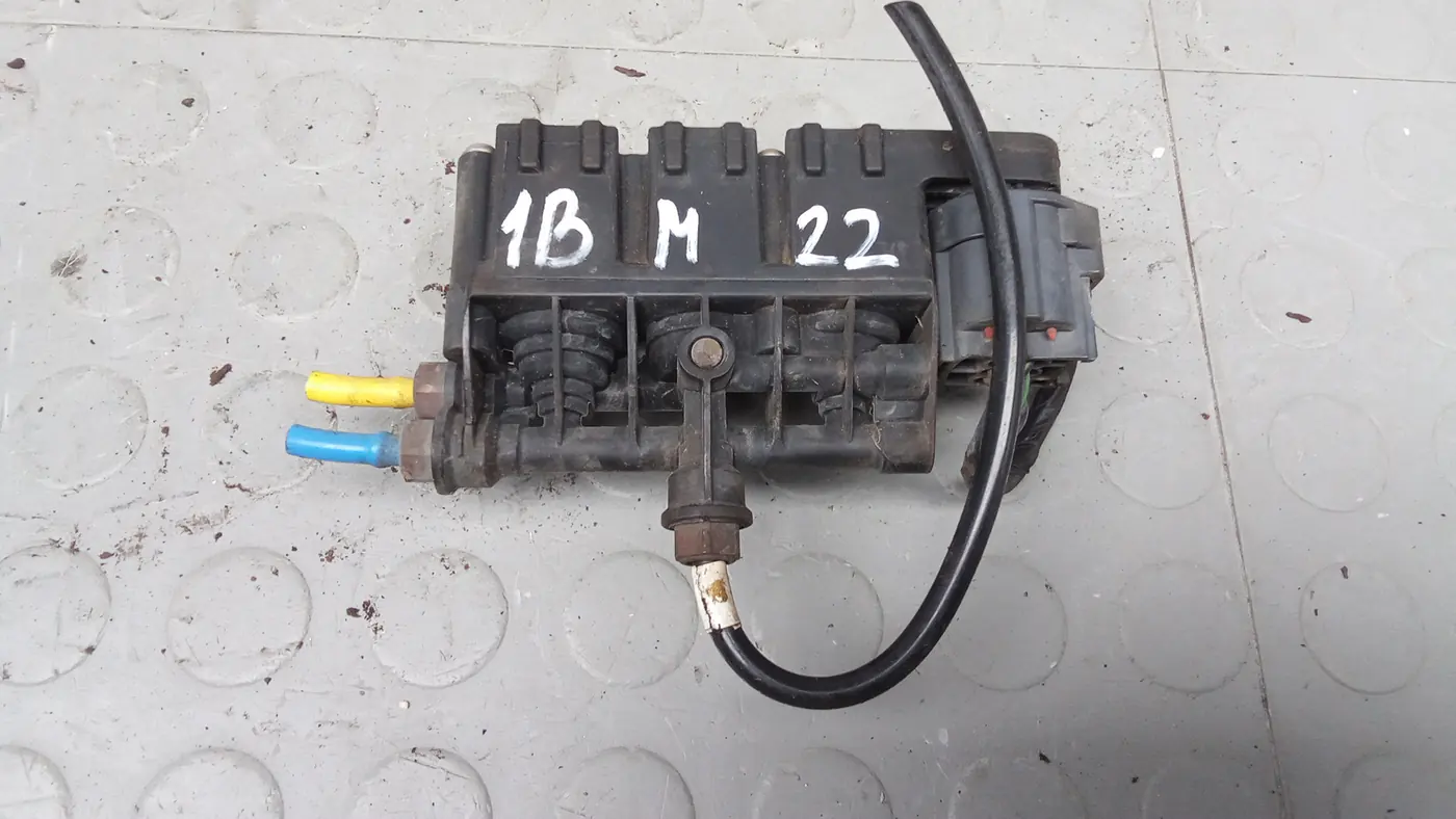 Компрессор пневмоподвески к Land Rover Range Rover 2006