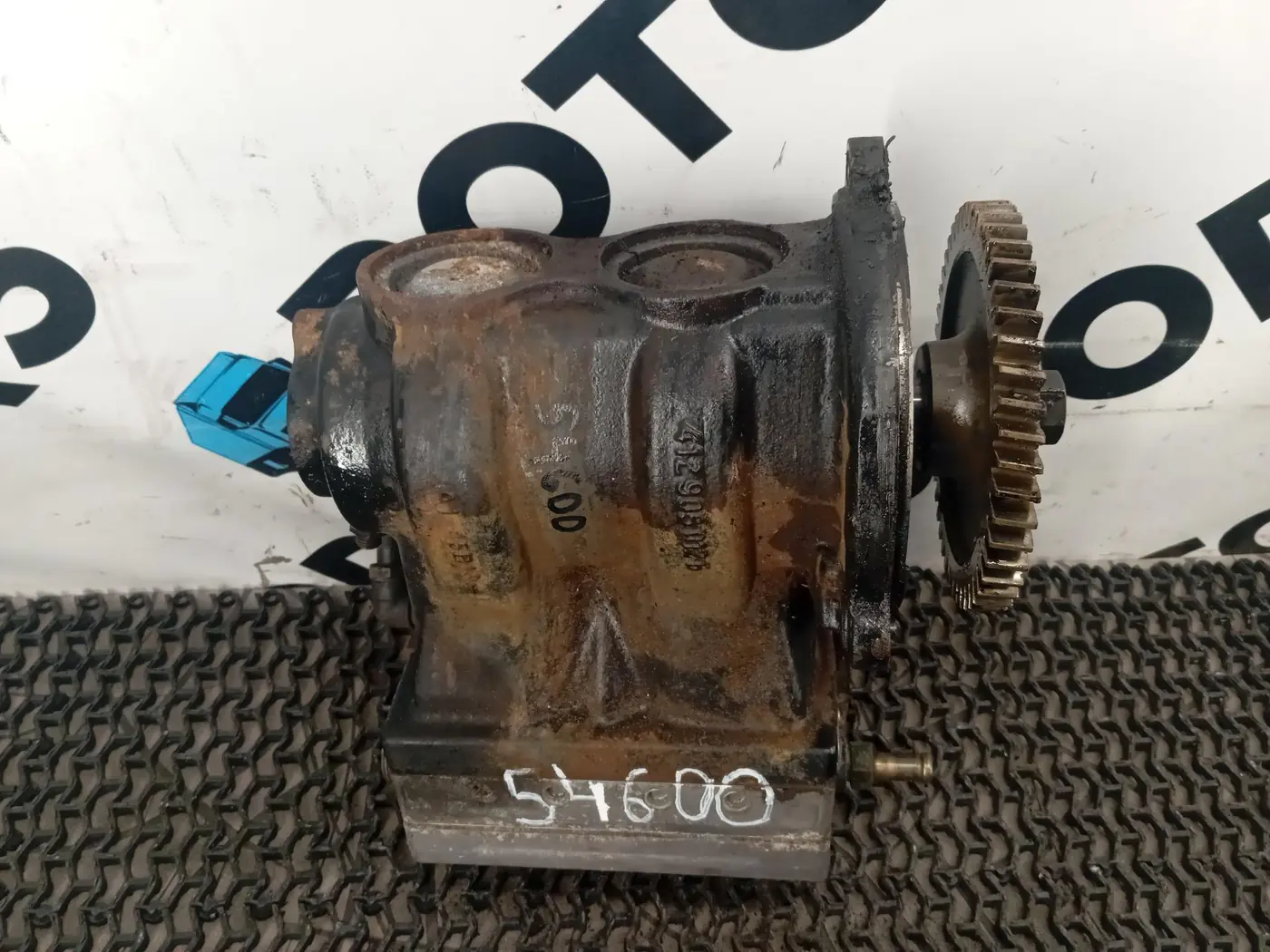 Компрессор пневмоподвески к Volvo A6 2008