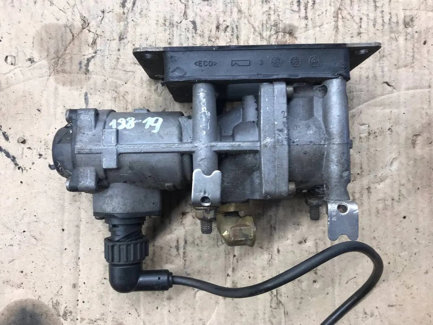 Соленоид (клапан) АКПП к Volvo A6 2005