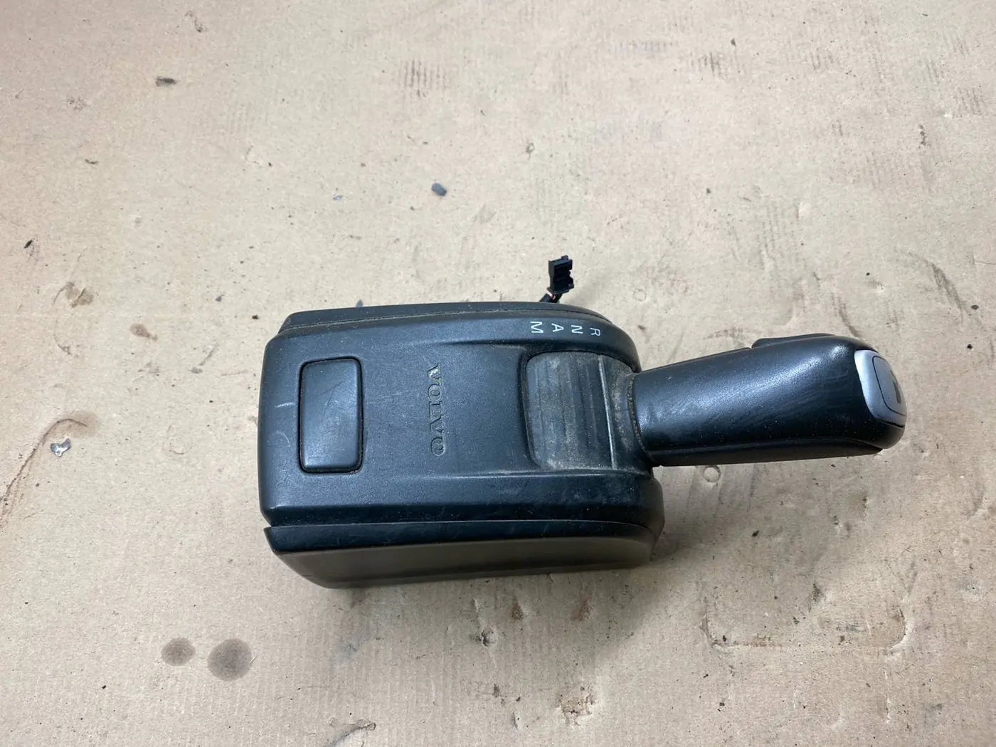 Средняя консоль к Volvo A6 2015