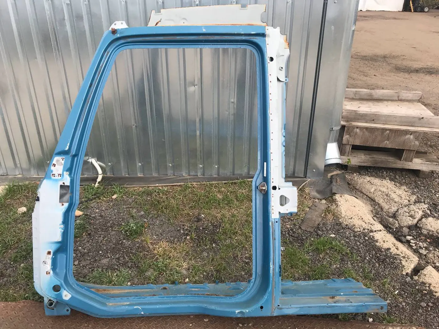 Боковина кузова левая к Volvo A6 2010