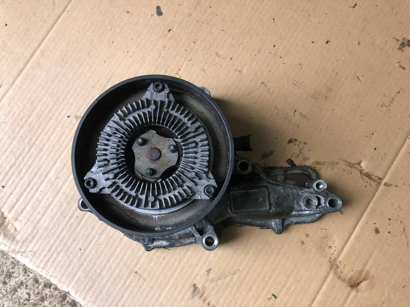 Помпа к Volvo A6 2011