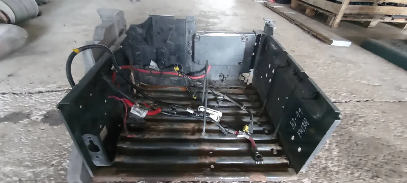 Аккумуляторный ящик к Volvo A6 2015
