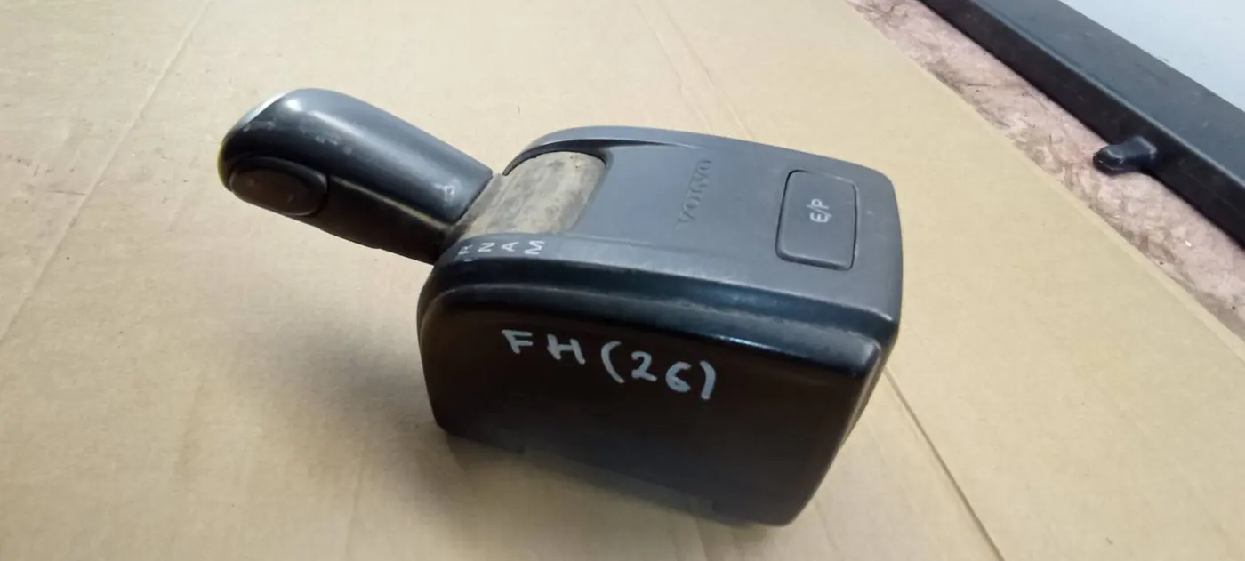 Средняя консоль к Volvo A6 2015
