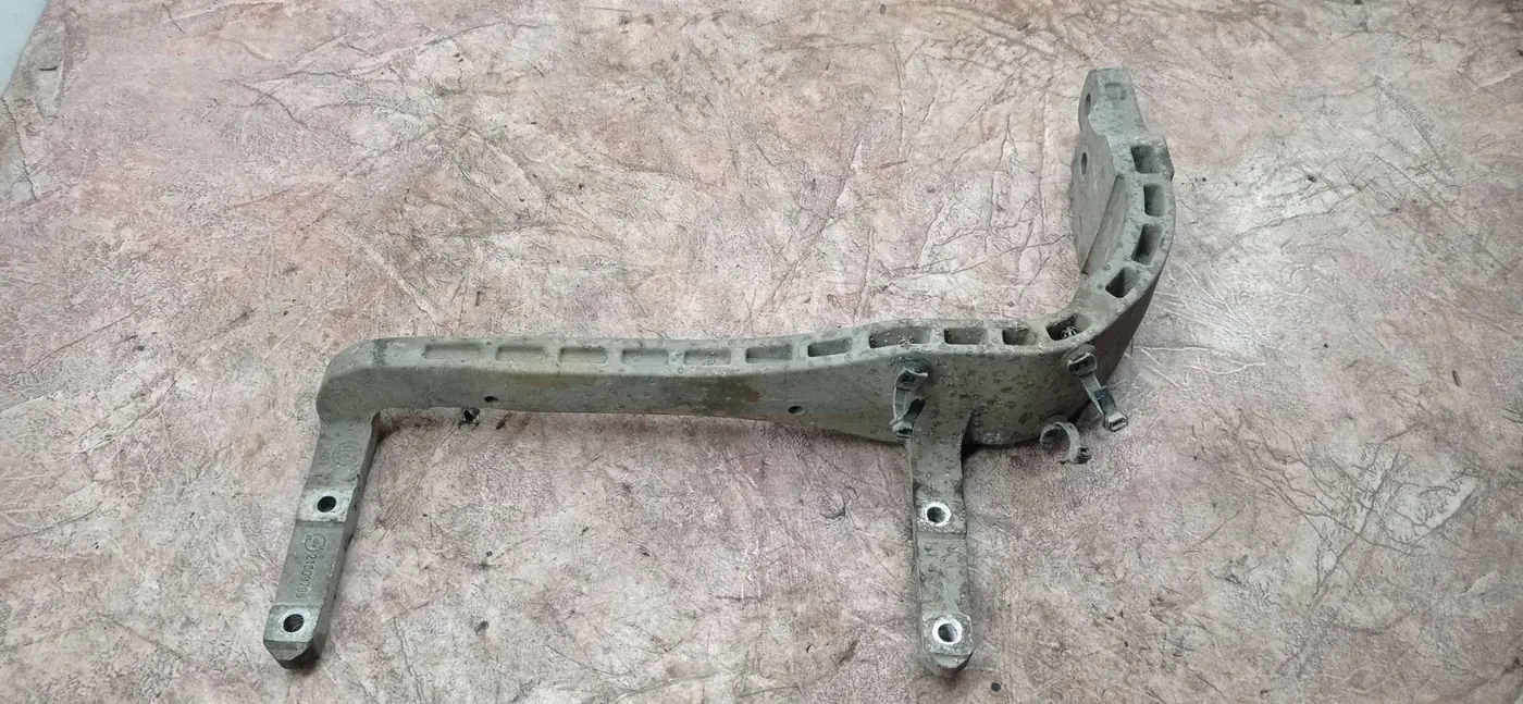 Кронштейн к Volvo A6 2015