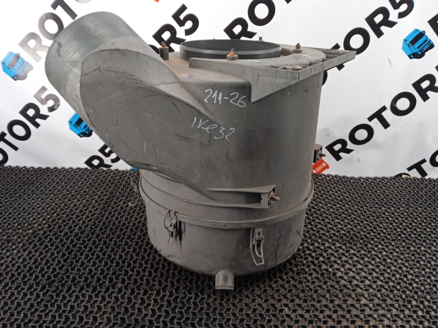 Корпус воздушного фильтра к Iveco  2013