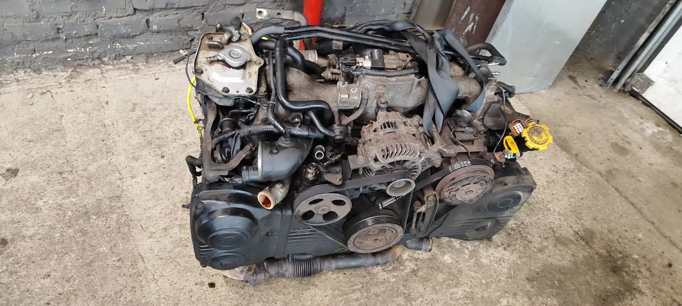 Двигатель к Subaru Forester 2003
