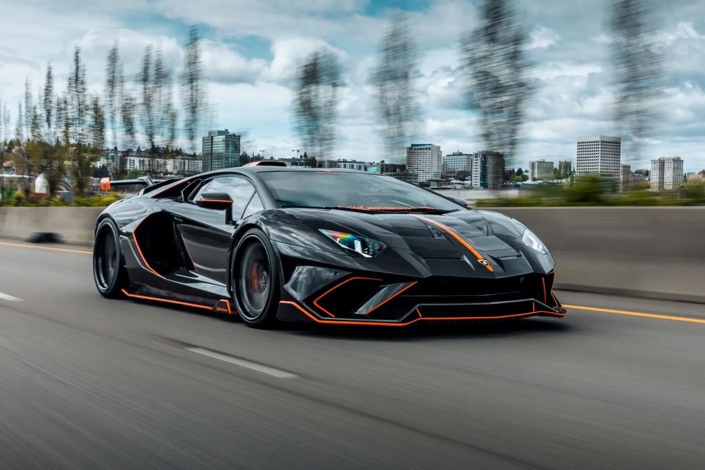 Электрическое будущее Lamborghini откладывается