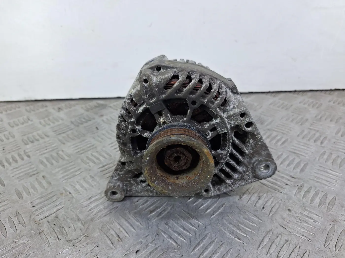 Генератор к Audi A4 1997