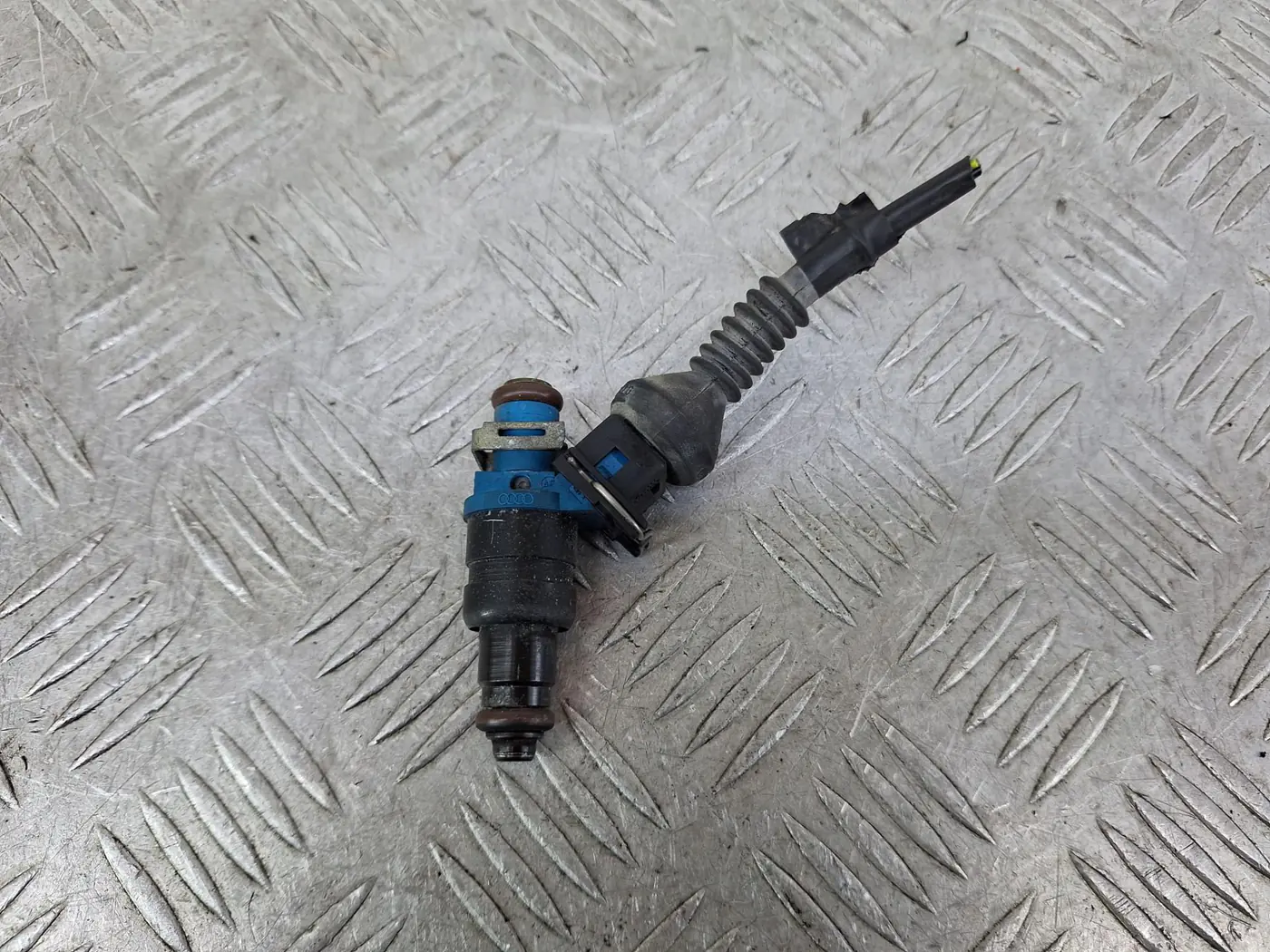 Форсунка к Audi A4 1997