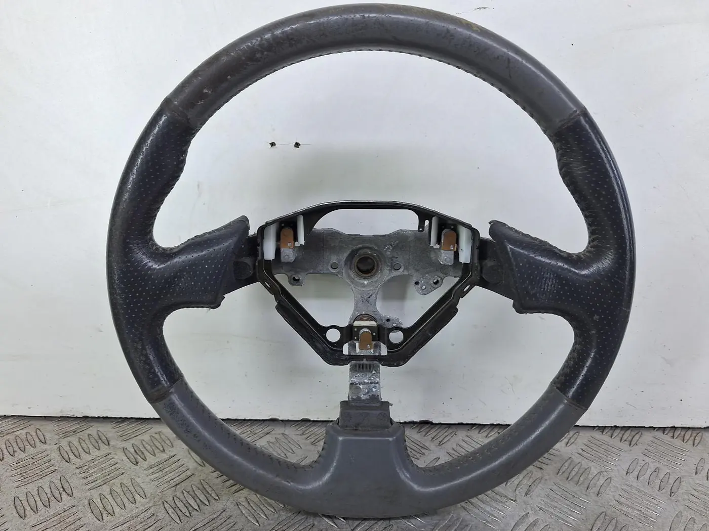 Руль к Toyota Yaris 2001