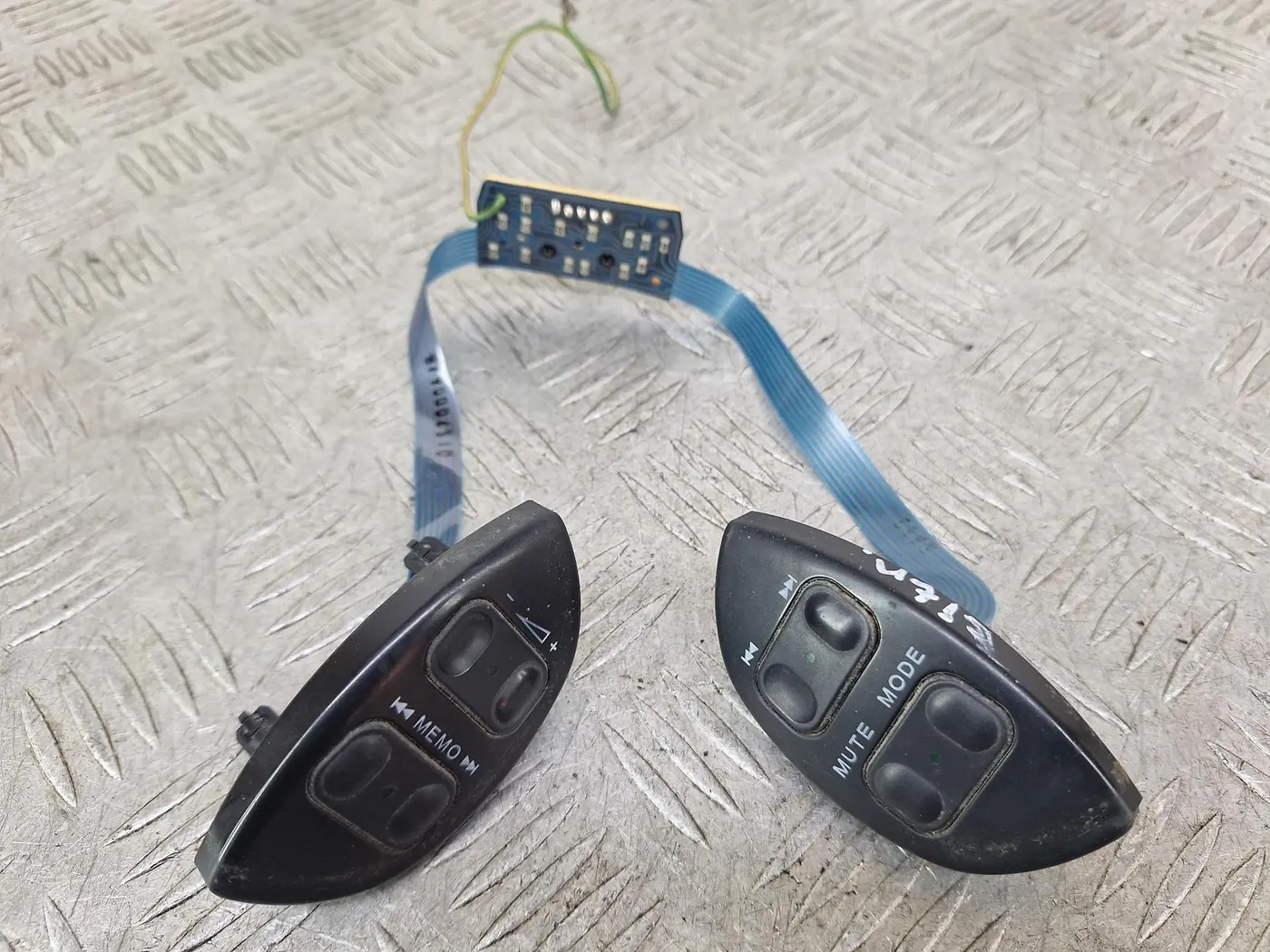 Кнопки руля к Citroen Xsara Picasso 2002