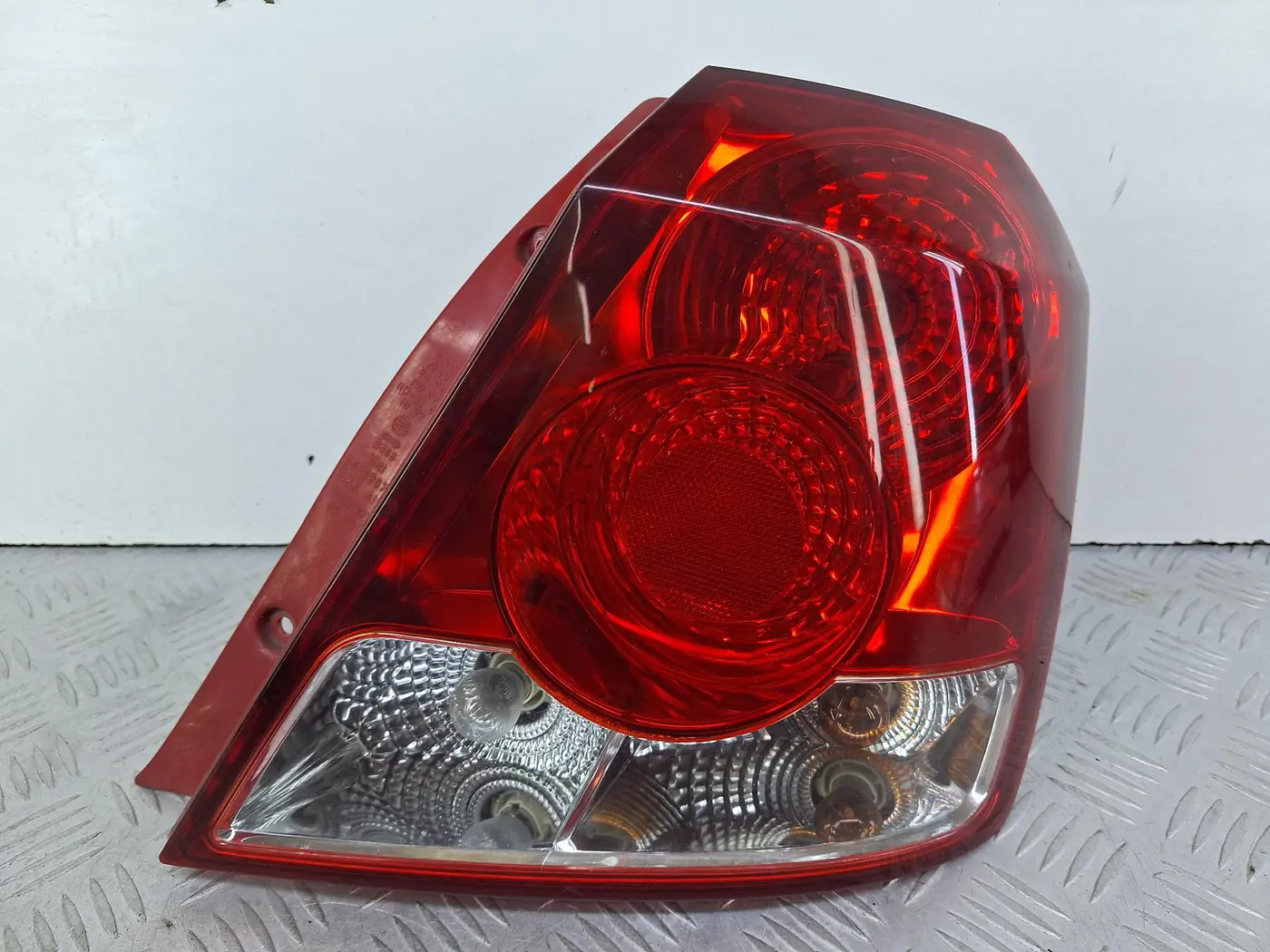 Фонарь задний правый к Chevrolet Aveo 2005