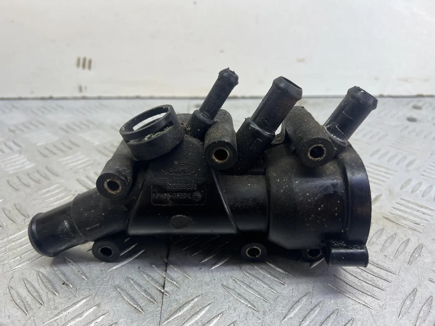 Корпус термостата к Ford KA 2002