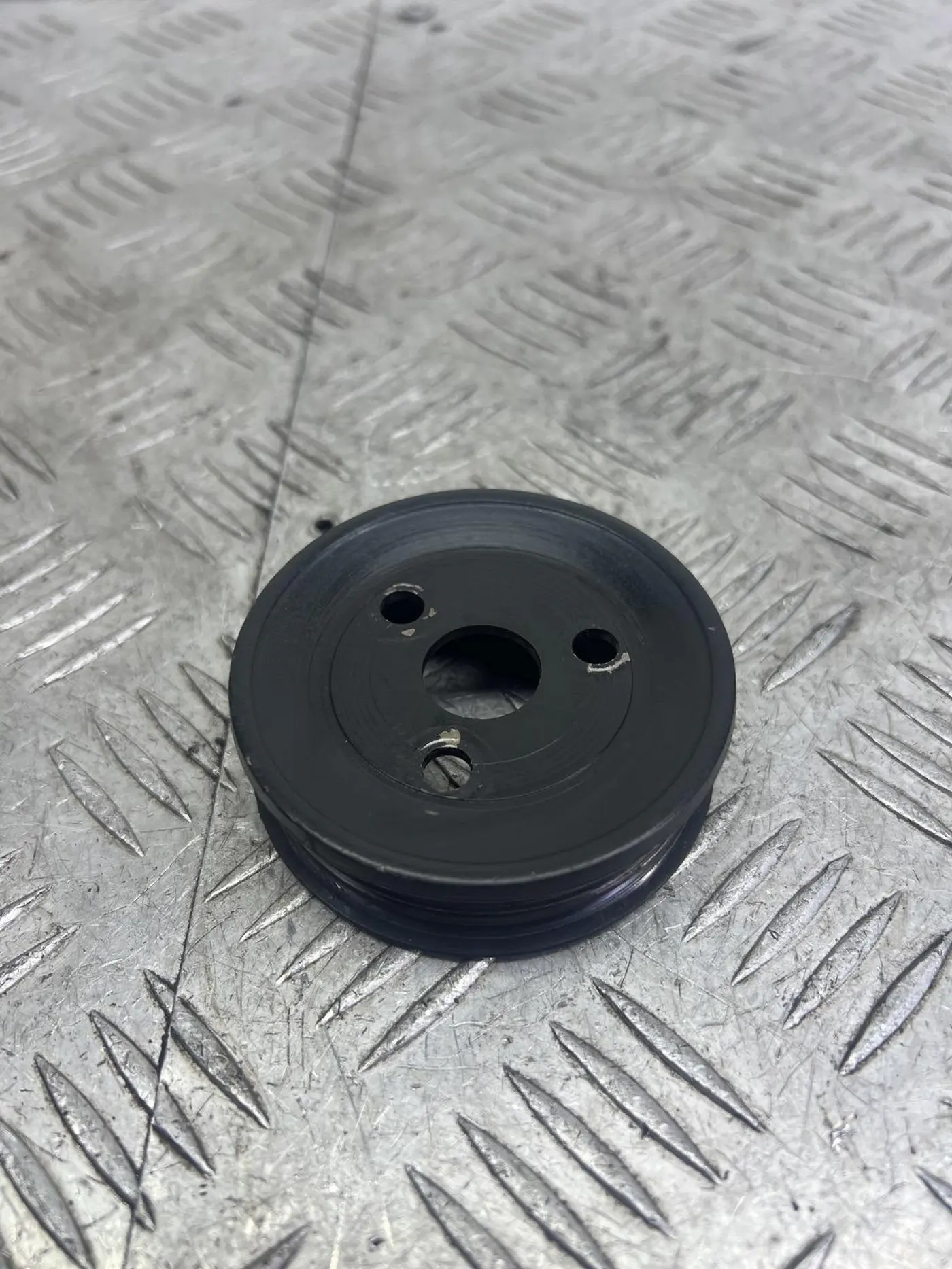 Шкив помпы к Nissan Micra 1996
