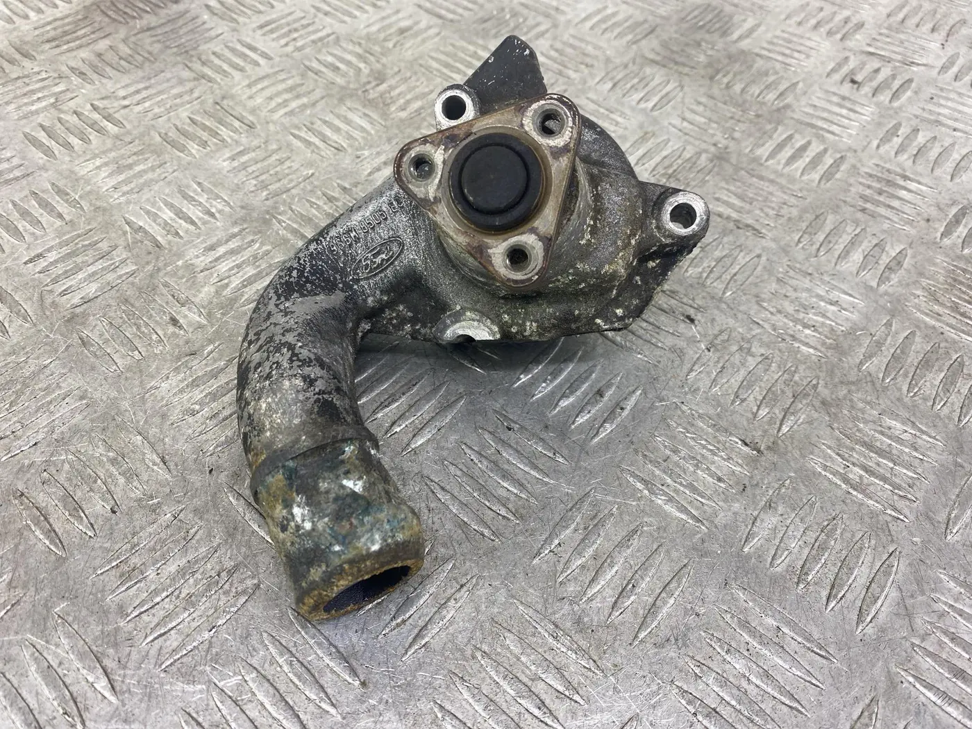 Помпа к Ford Fiesta 2001