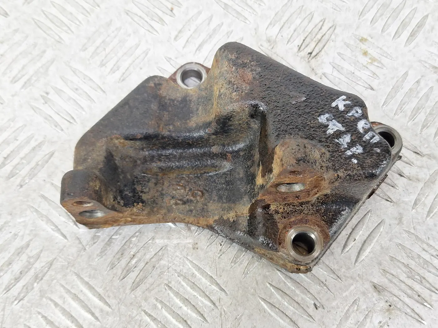 Кронштейн к Mazda 5 2008