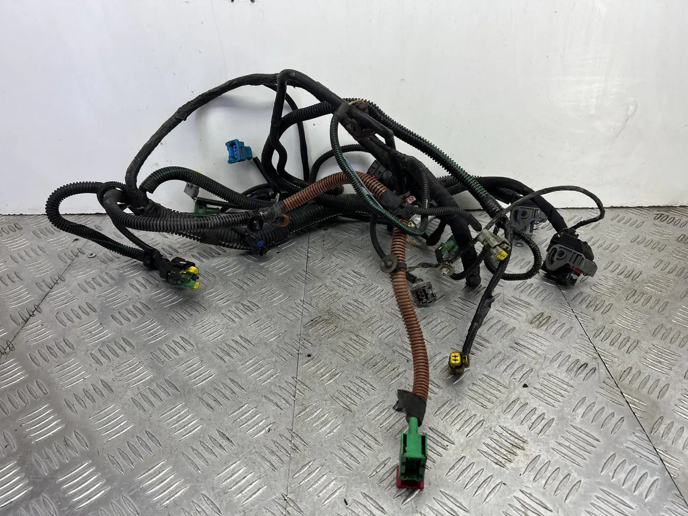 Проводка двигателя к Peugeot 406 2001