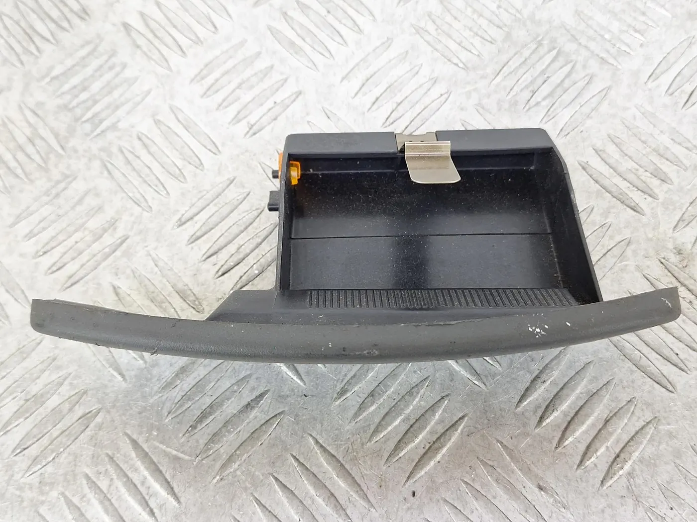 Пепельница к Renault Scenic 2002