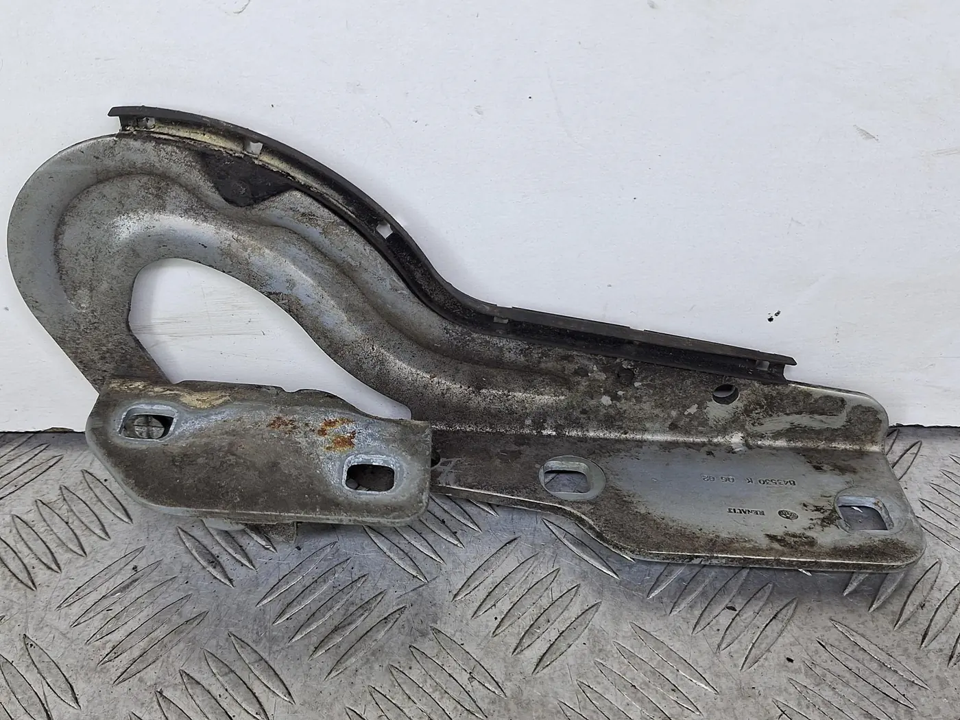 Петля капота правая к Renault Scenic 2002