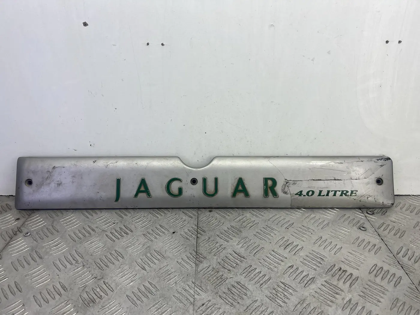 Декоративная крышка двигателя  к Jaguar XJ 1996