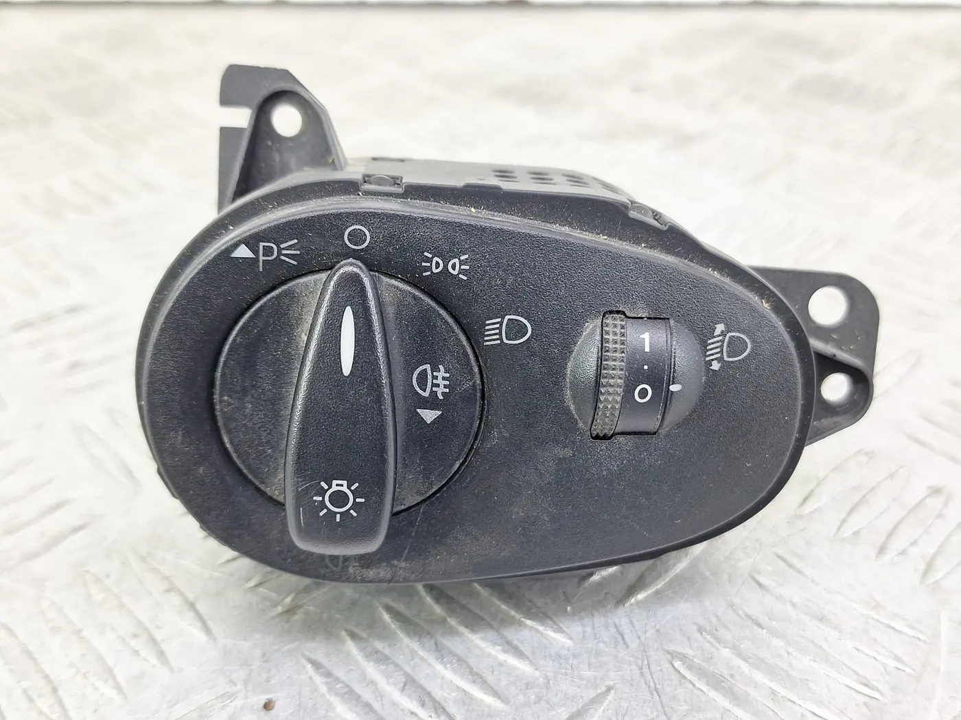 Переключатель света к Ford Focus 2001