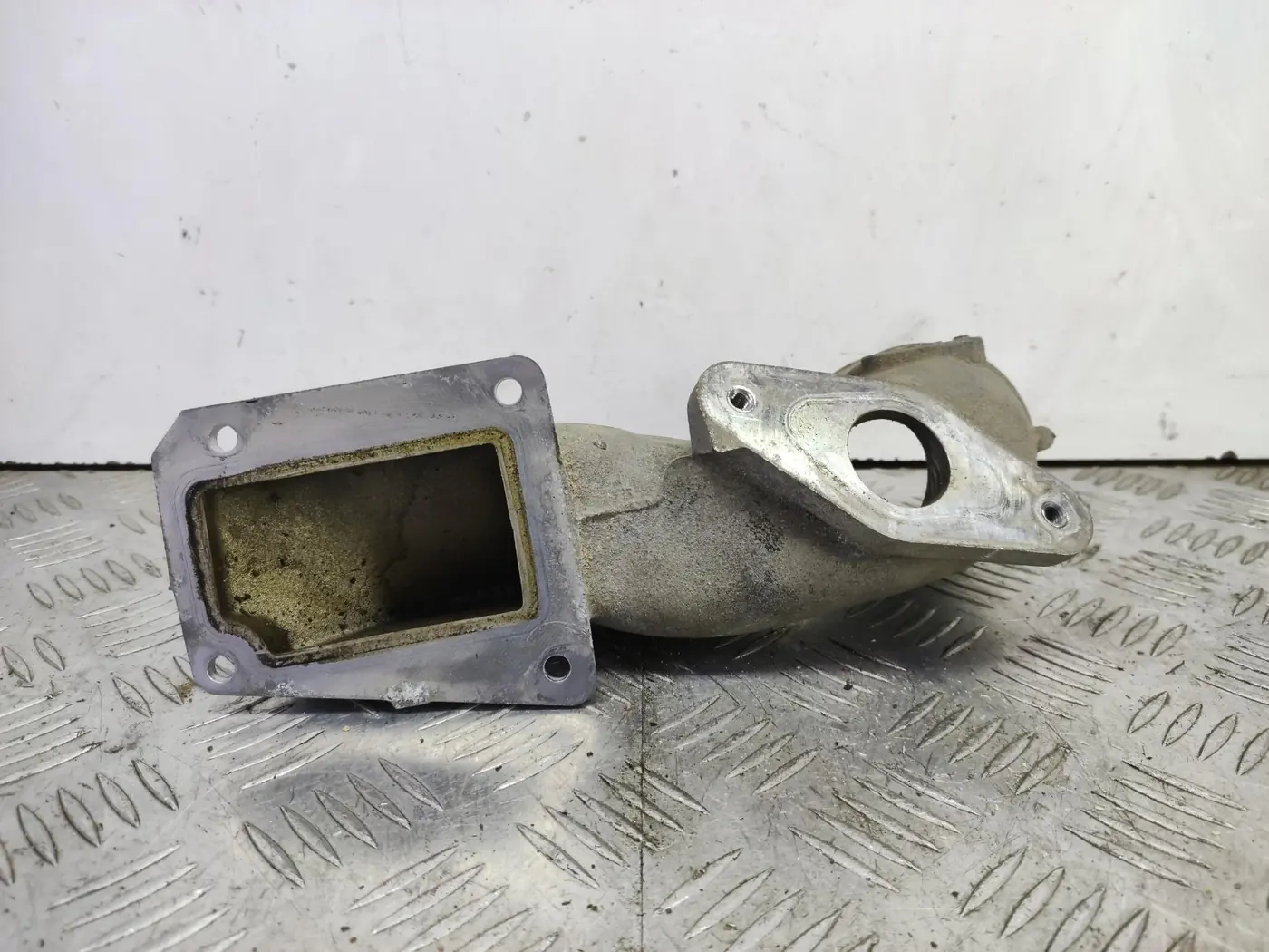 Патрубок интеркулера к Mazda CX-7 2008