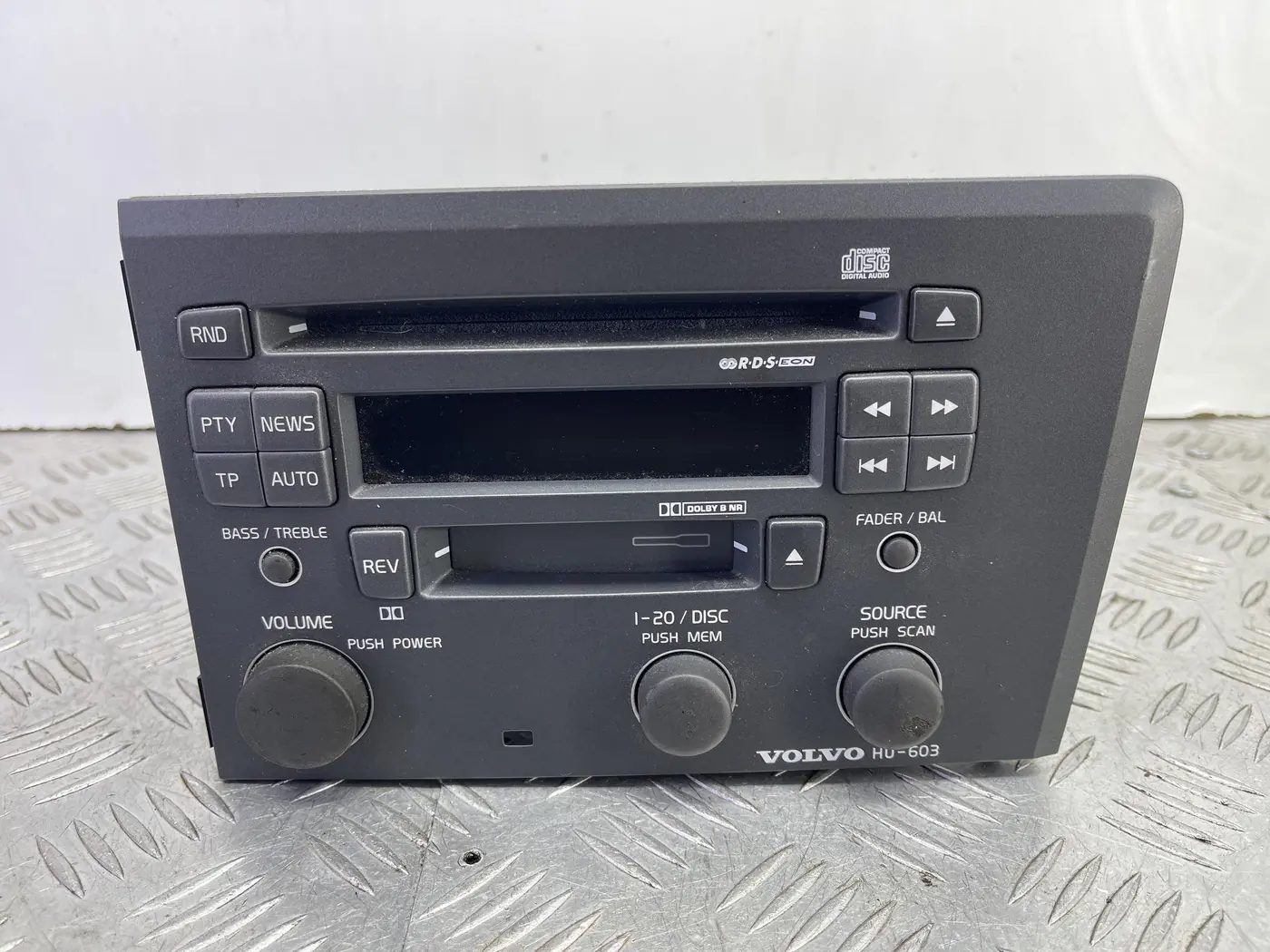 Магнитола к Volvo V70 2001
