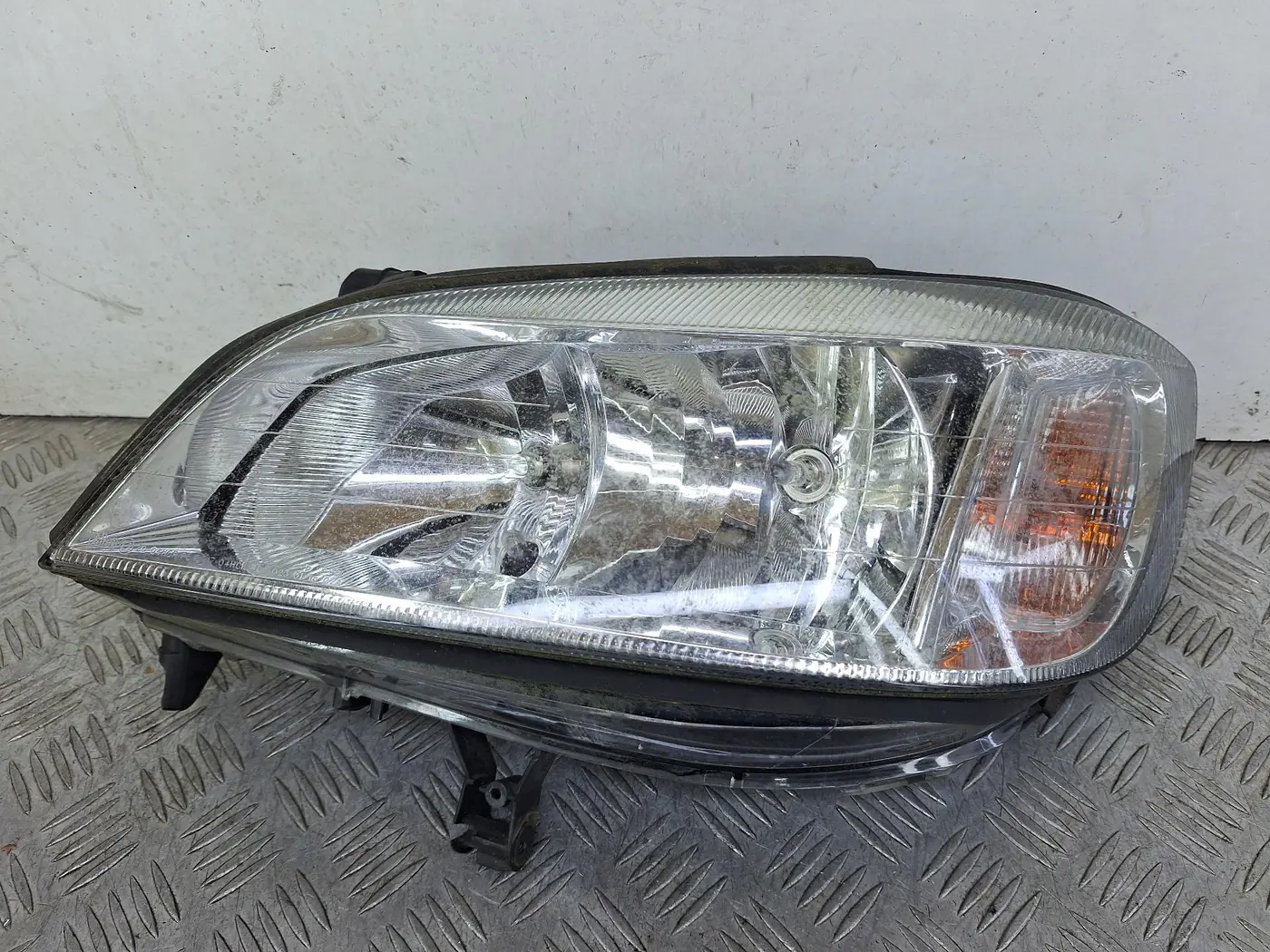 Фара левая к Opel Zafira 2005
