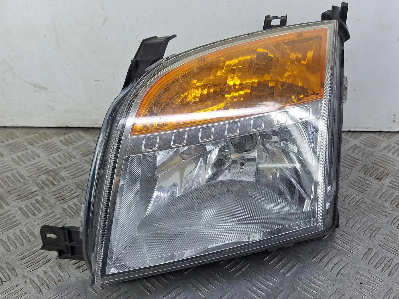 Фара левая к Ford Fusion 2006