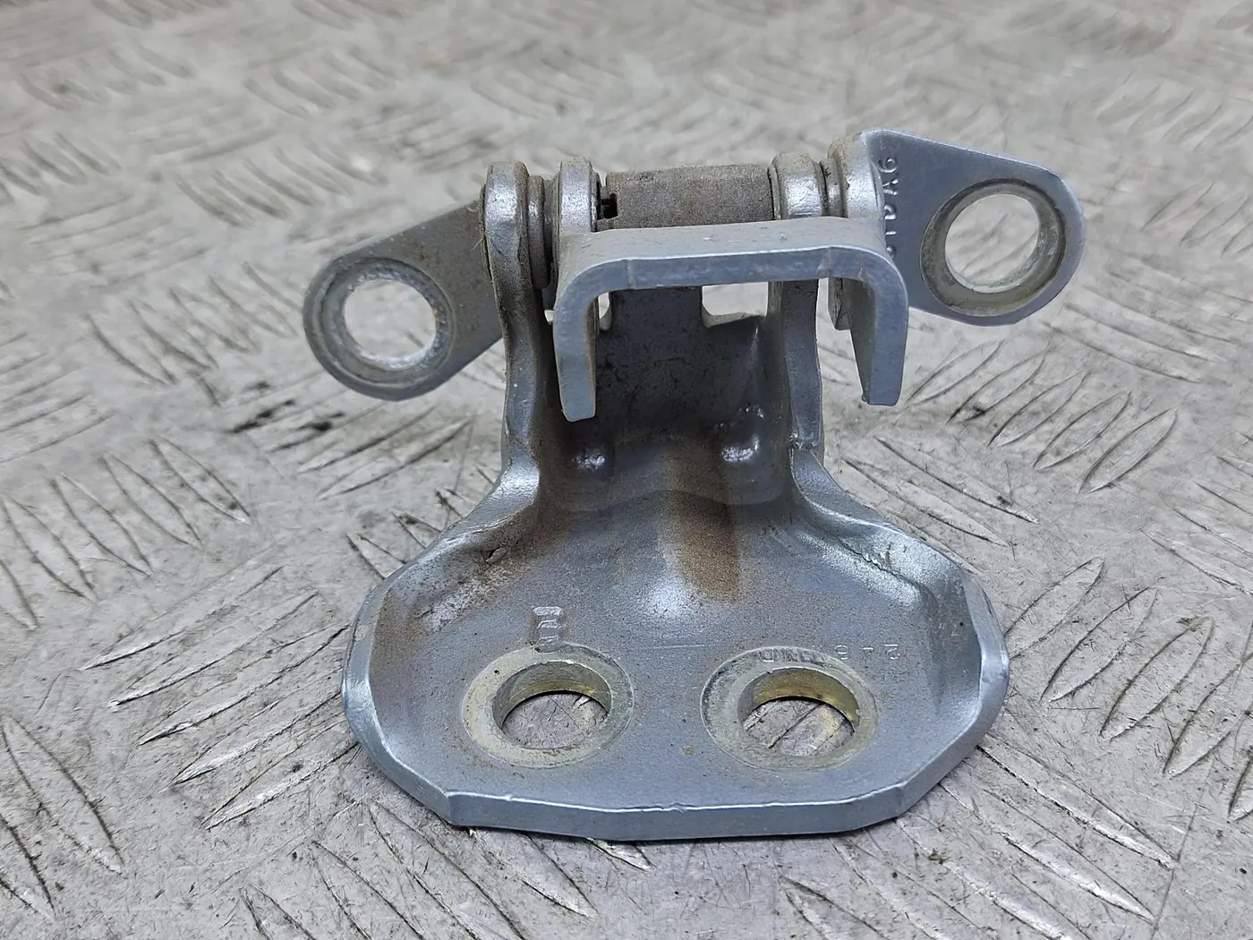 Петля двери задней правой к Ford Fusion 2006