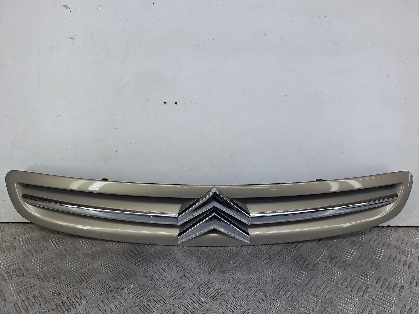 Решетка радиатора к Citroen Xsara Picasso 2004