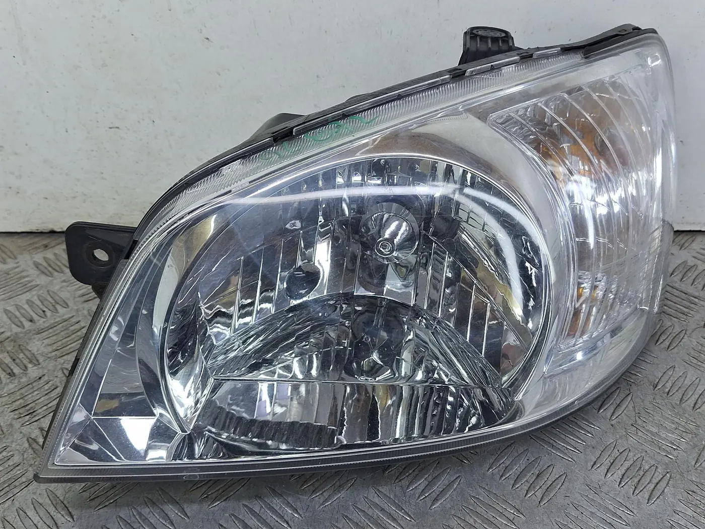 Фара левая к Hyundai Getz 2006