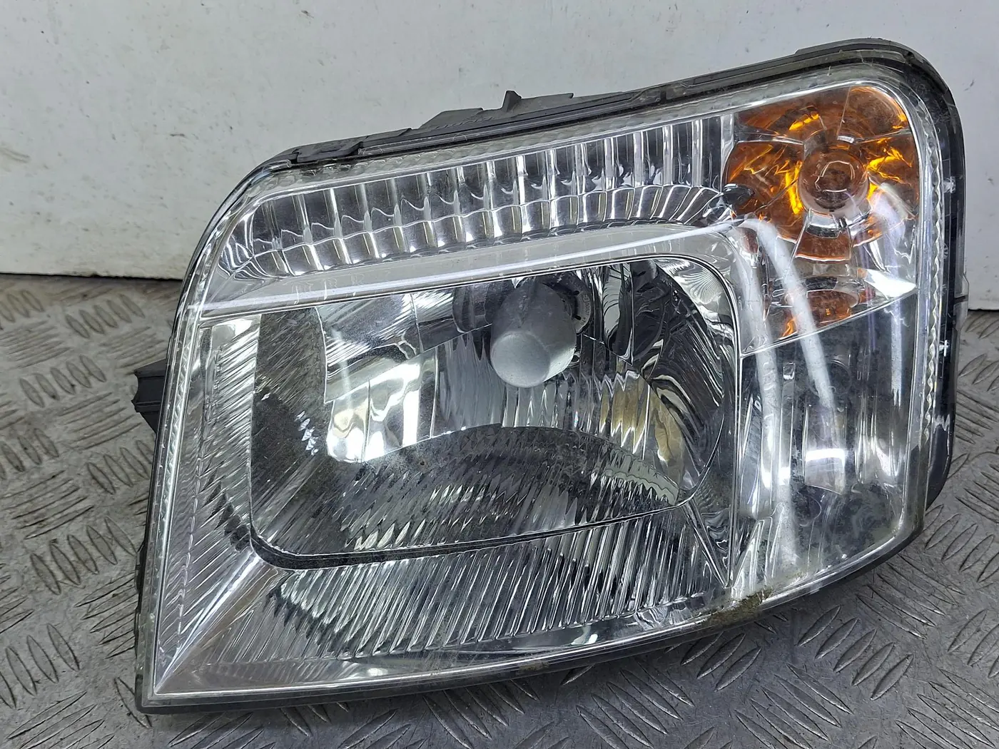 Фара левая к Fiat Panda 2009